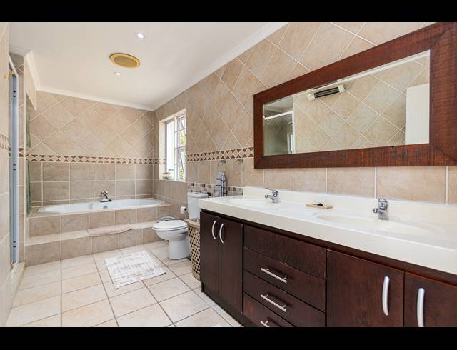 3 BEDROOM HOUSE FOR SALE IN WEST BEACH